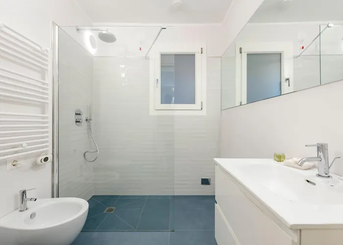 Macera Con Palestra E Golf * Рапалло